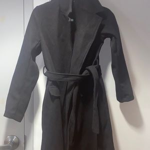 Black trench coat for fall and winter